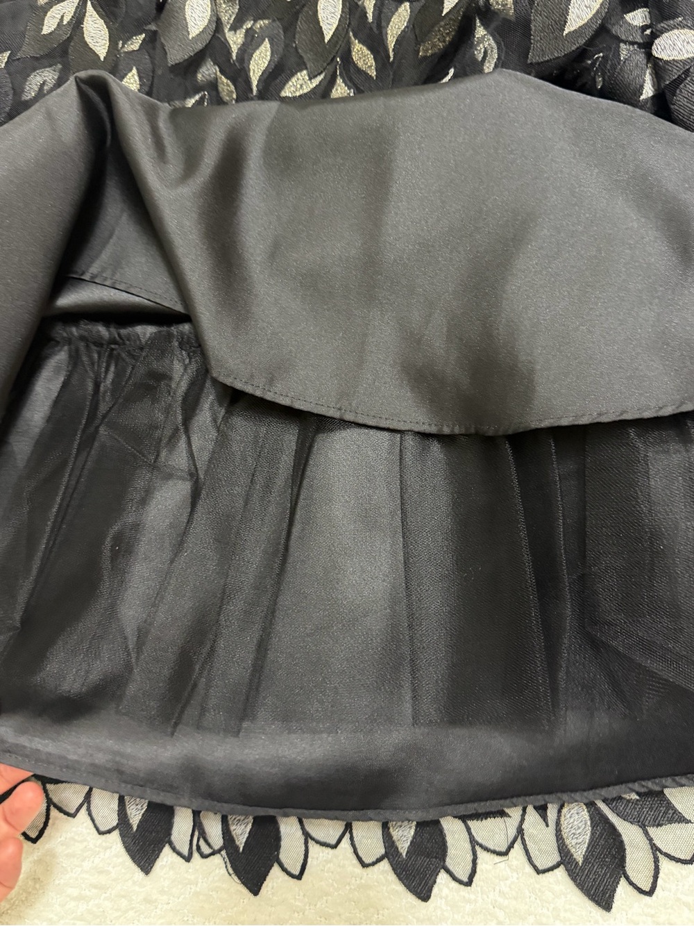 Anthropologie Shoshanna Joalyn Metallic Black Dress with Embroidered Gold Leaves - Picture 10 of 12
